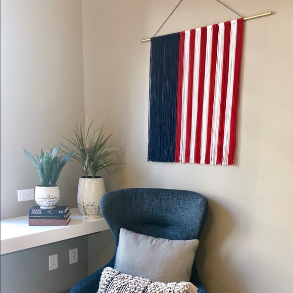 American Flag Yarn Wall Hanging - Picture 6 of 7